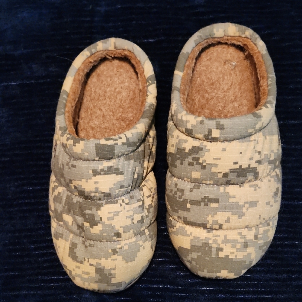Ariat Green and Tan Cozy Slippers
